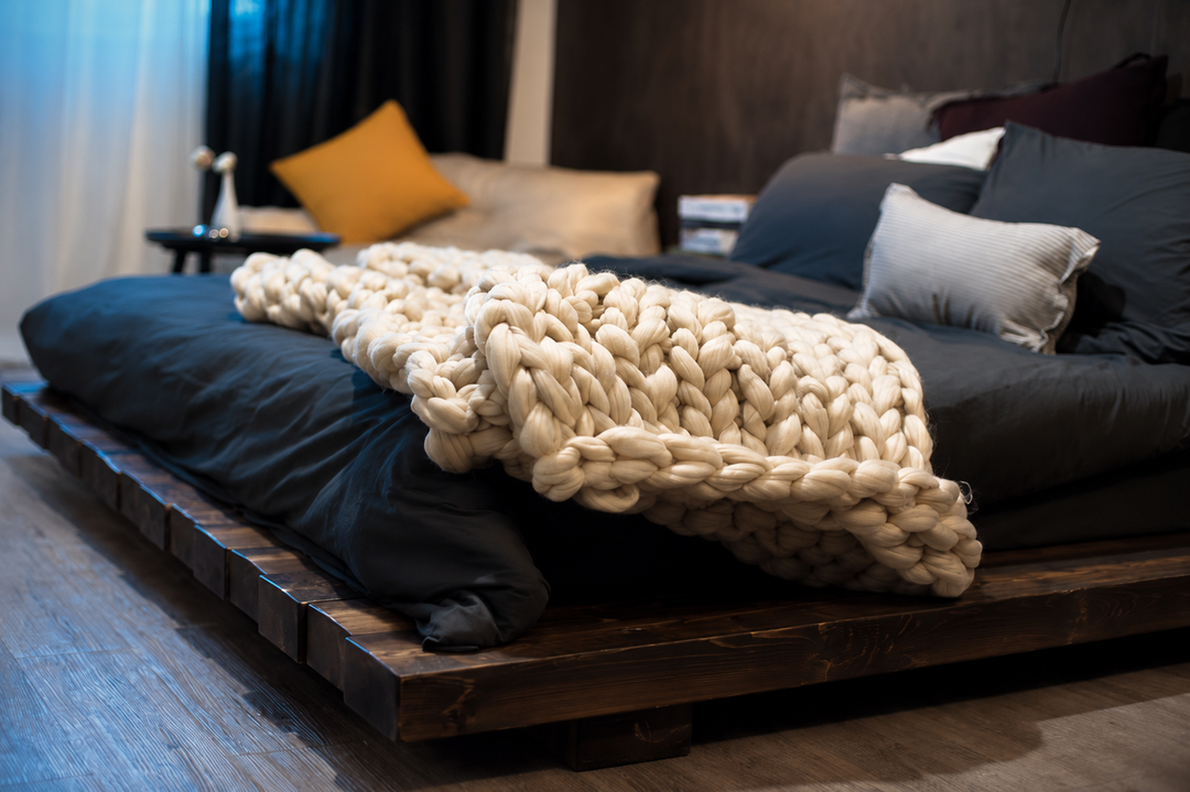 Solen Minimalist Solid Wood Platform Bedframe