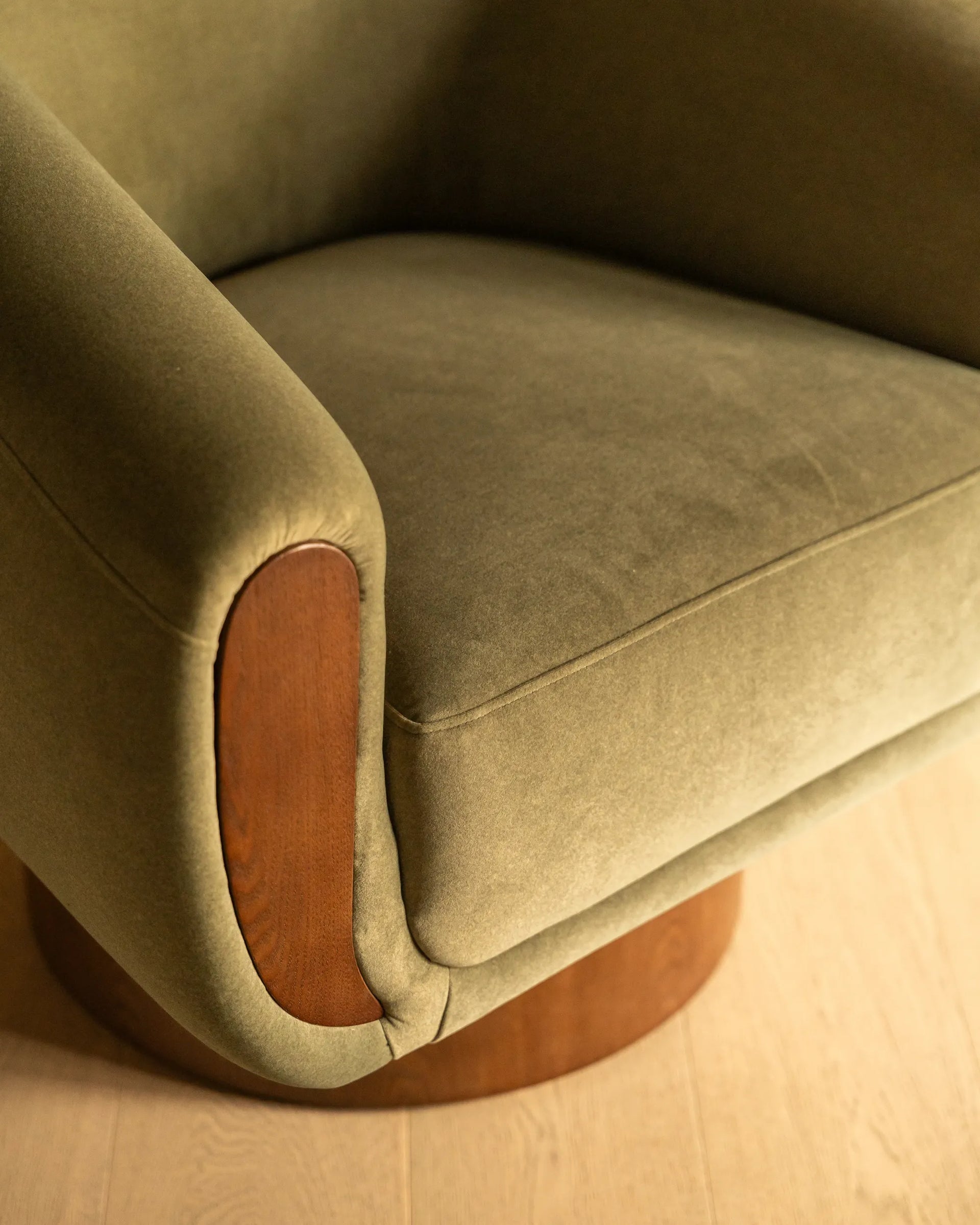 Caldera Swivel Armchair, 87 cm