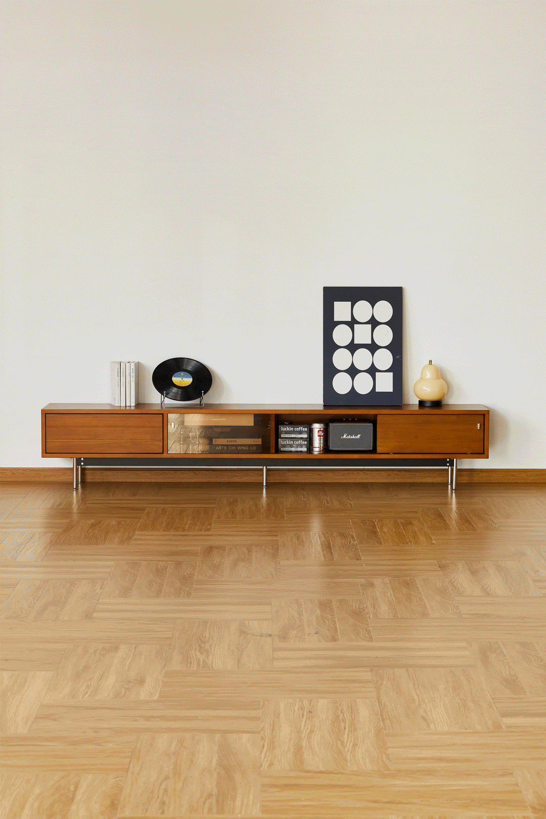 Oaklane Retro TV Console