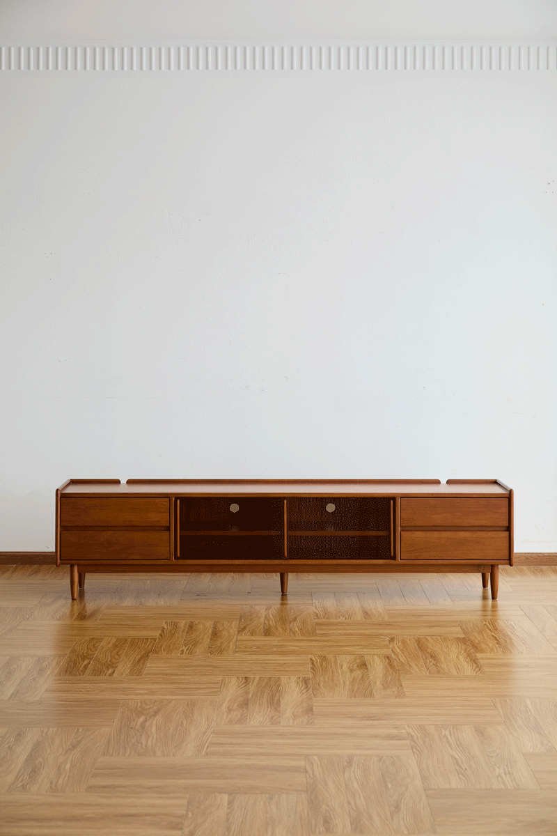 Retrova TV Console