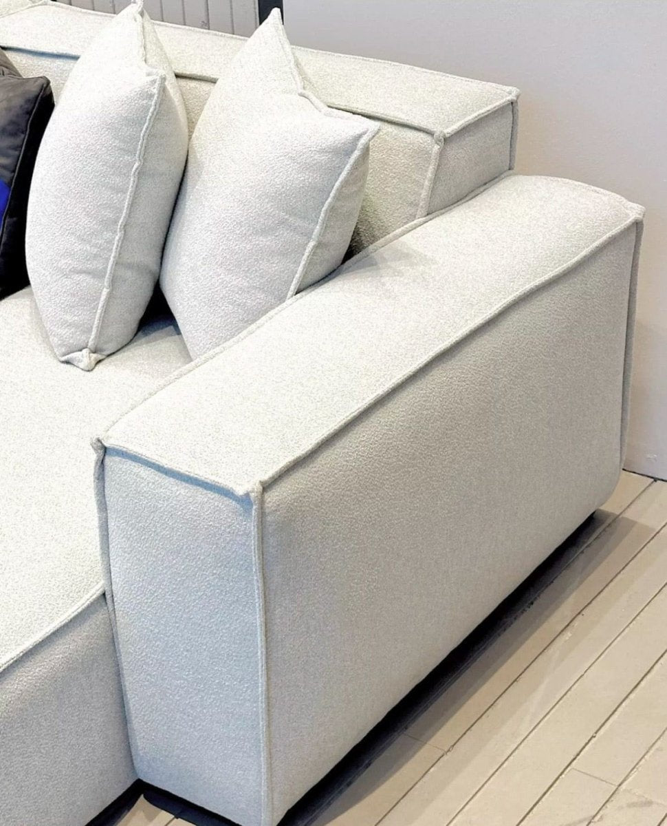 Aurelia Scratch-Resistant Sofa - Exclusivia