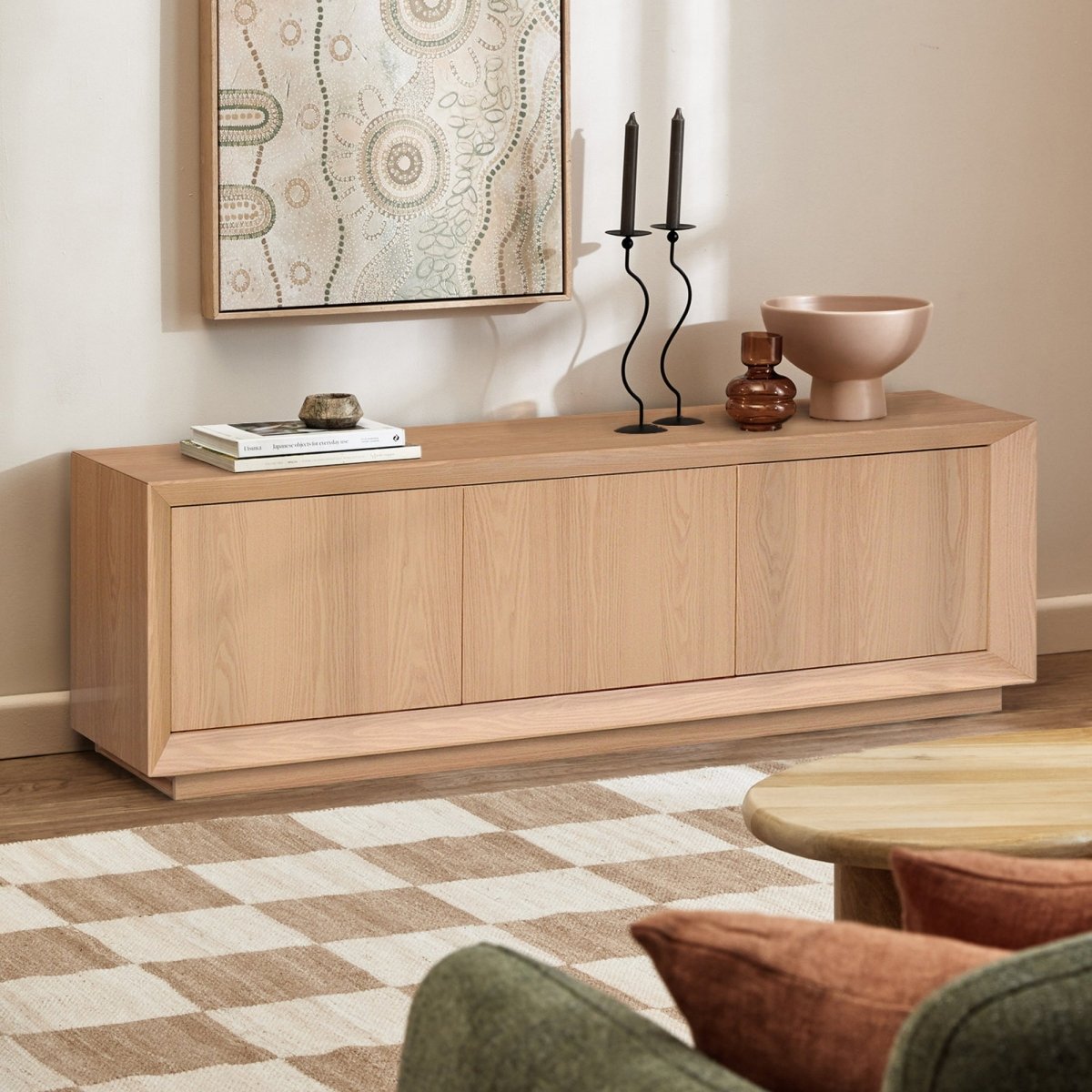 Elara Retro TV Console - Exclusivia