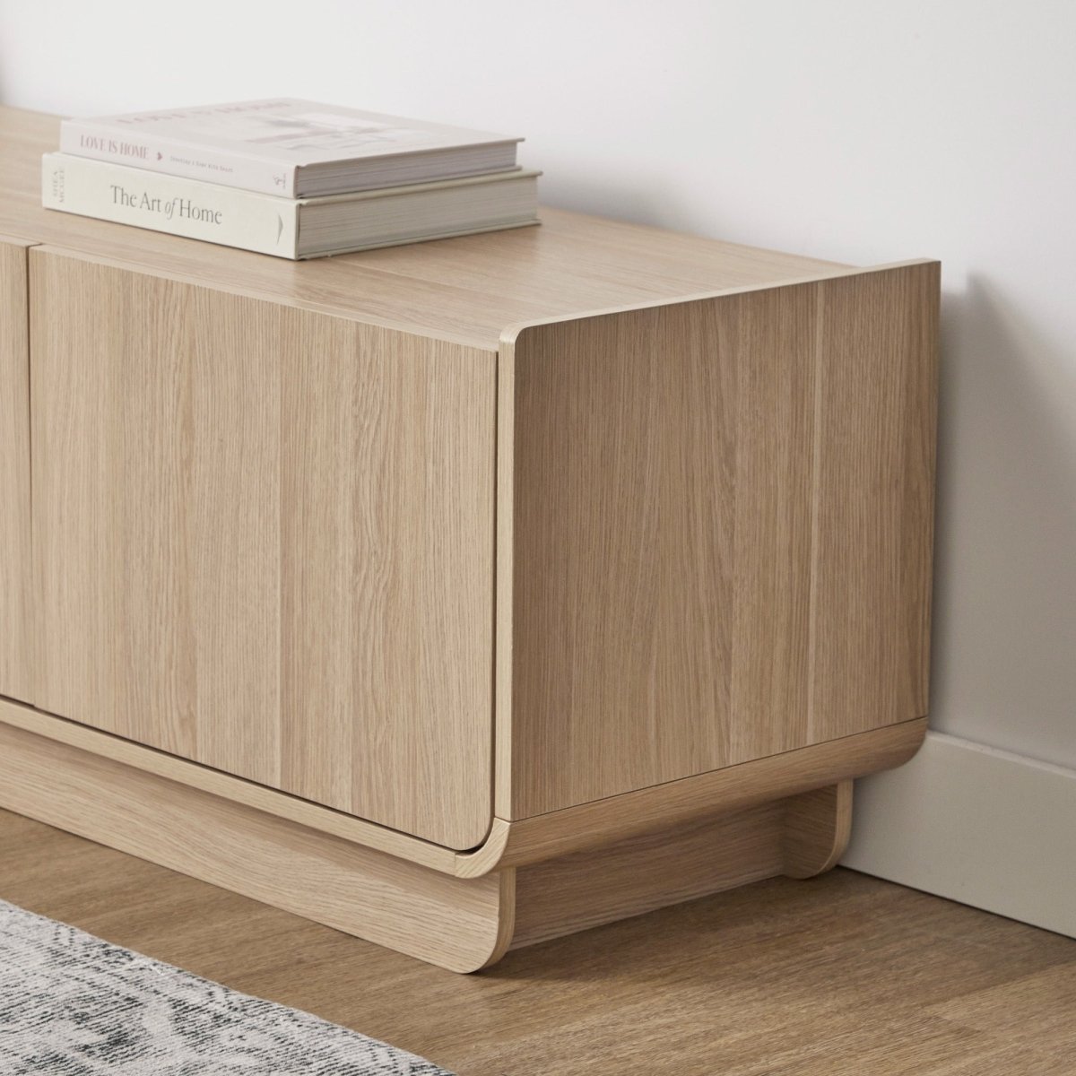 Hale Entertainment Unit, 150 cm - Exclusivia