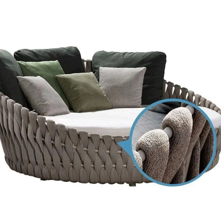 SOLARA Woven Outdoor Daybed
