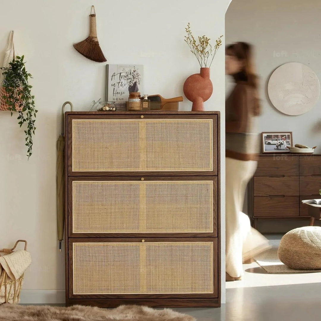 KALMAR Wood Shoe Cabinet - Exclusivia