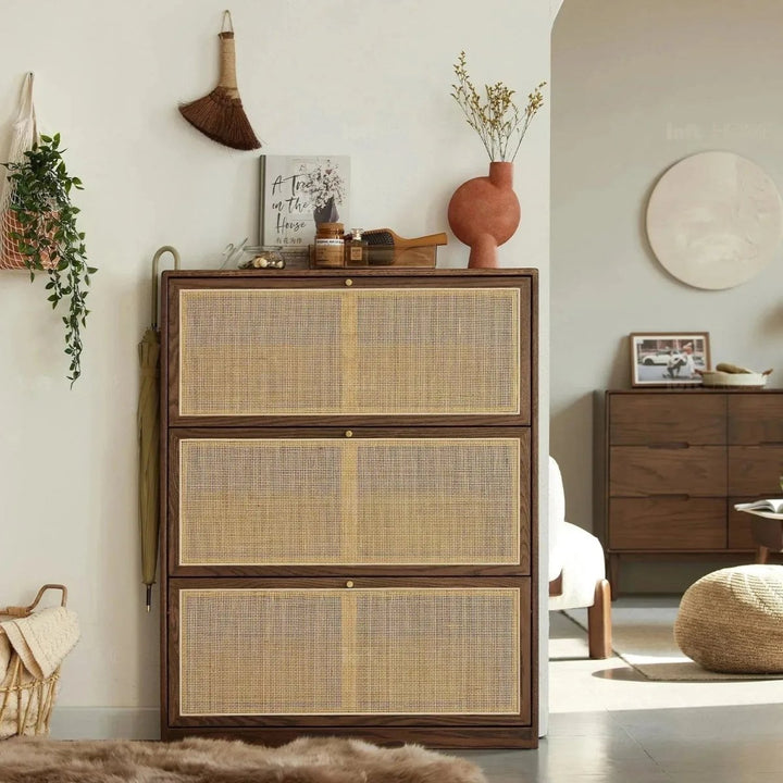 KALMAR Wood Shoe Cabinet - Exclusivia