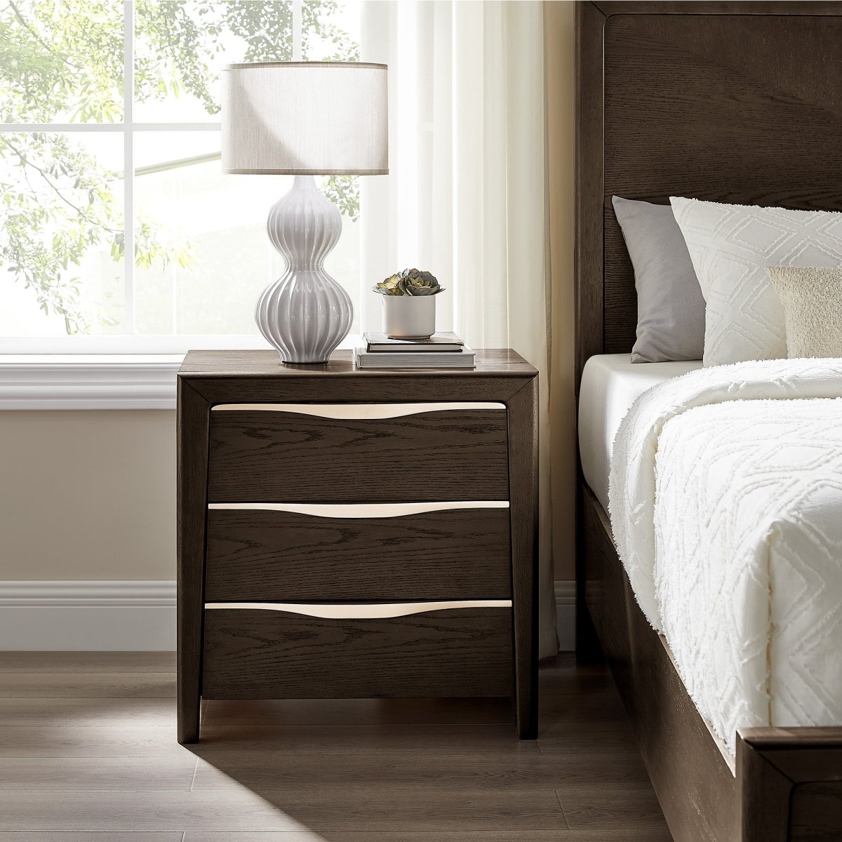 Nils 3 - Drawer Nightstand, 66 cm - Exclusivia