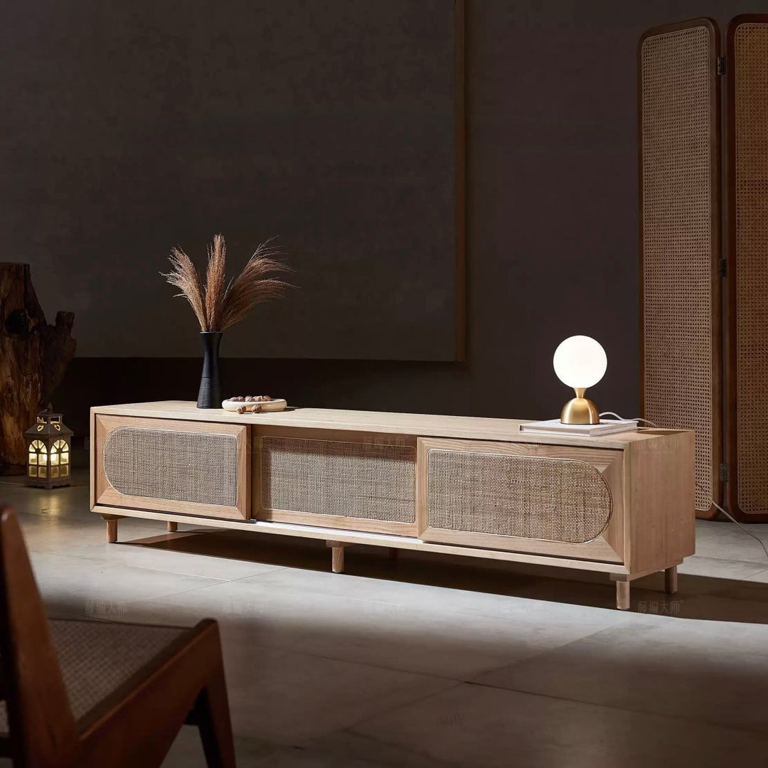 Osiris Vintage Media Console - Exclusivia
