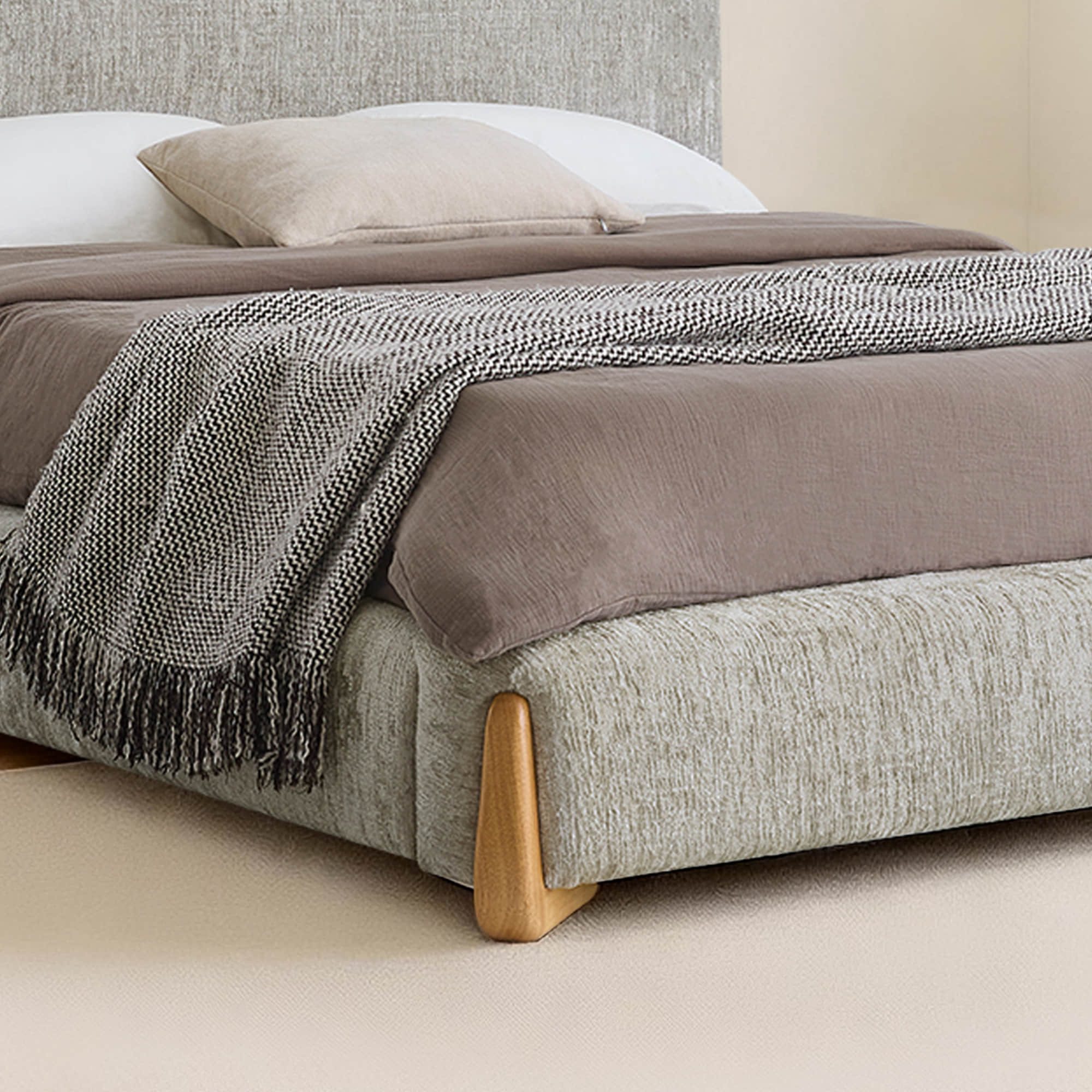 Tavelle Modern Platform Bed