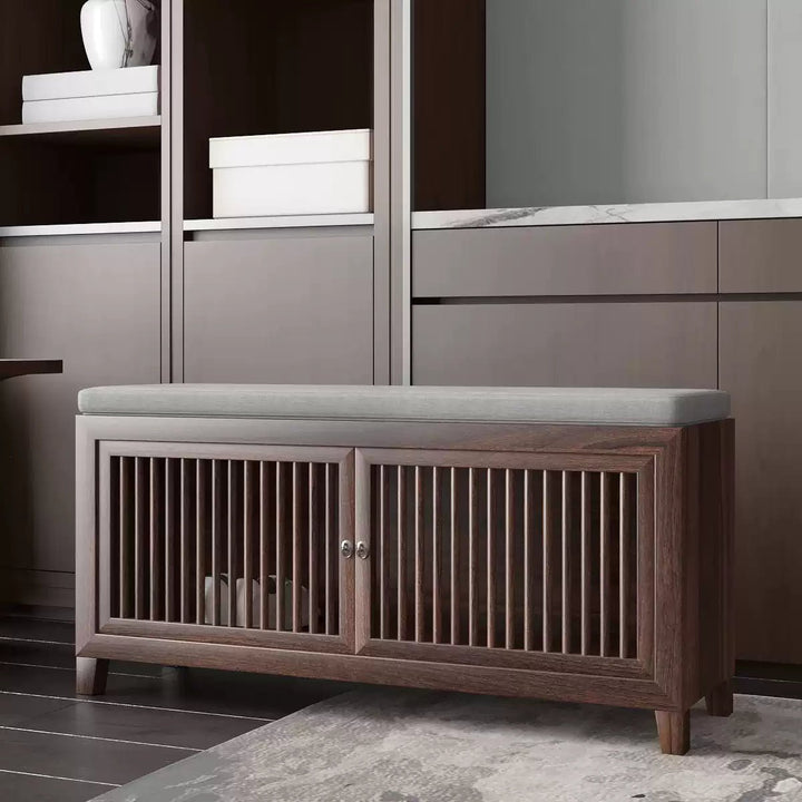 The Windsor Shoe Cabinet - Exclusivia