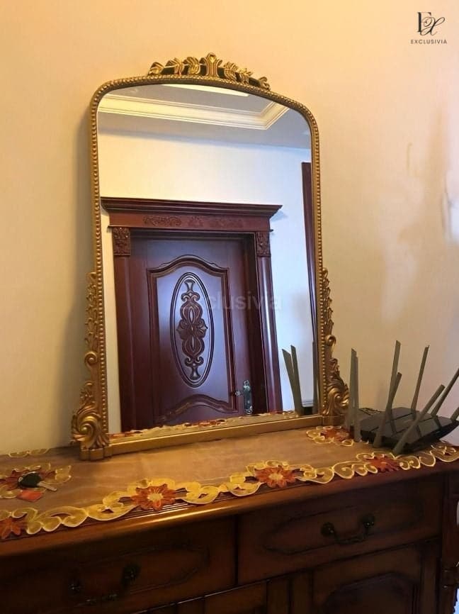 SIGGE Victorian Wall Mirror - Exclusivia