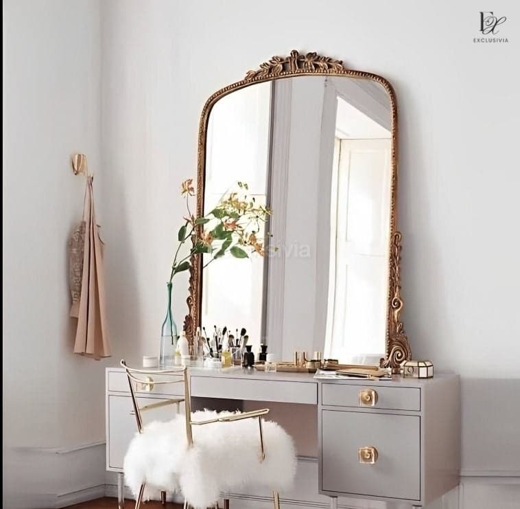 SIGGE Victorian Wall Mirror - Exclusivia